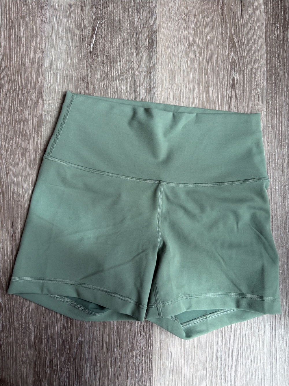 Lululemon Wunder Train HR Short 4”. NWT